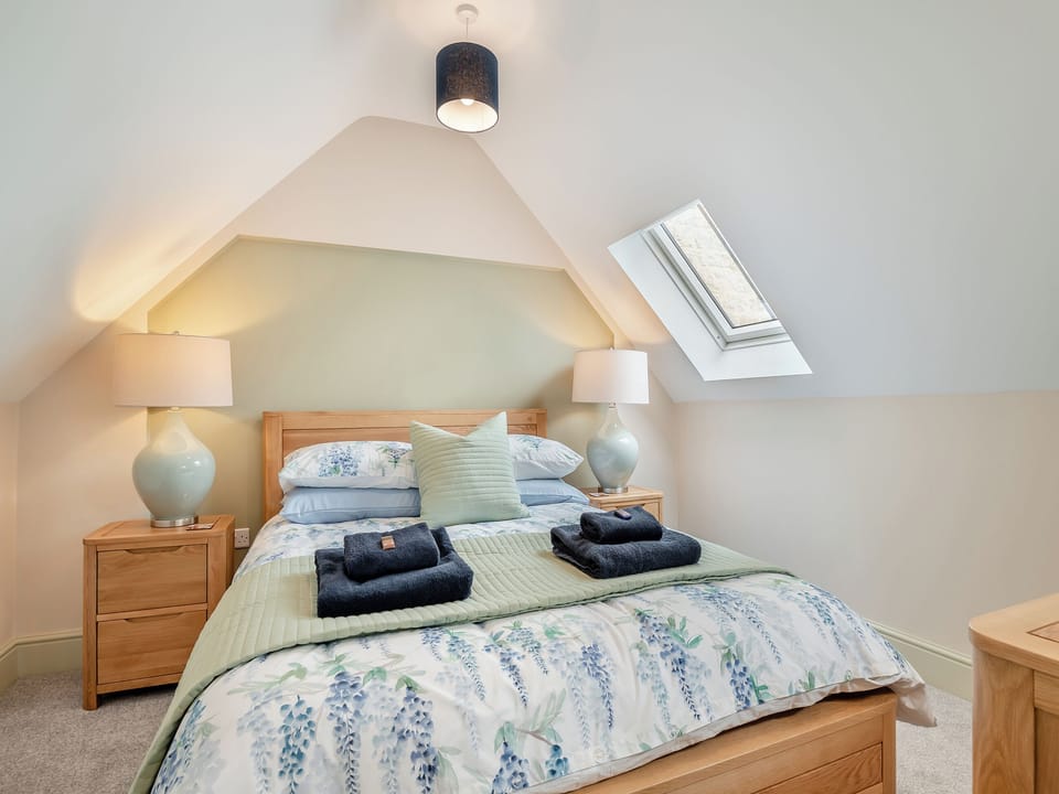 Double bedroom | Wisteria Cottage, South Cerney, near Cirencester