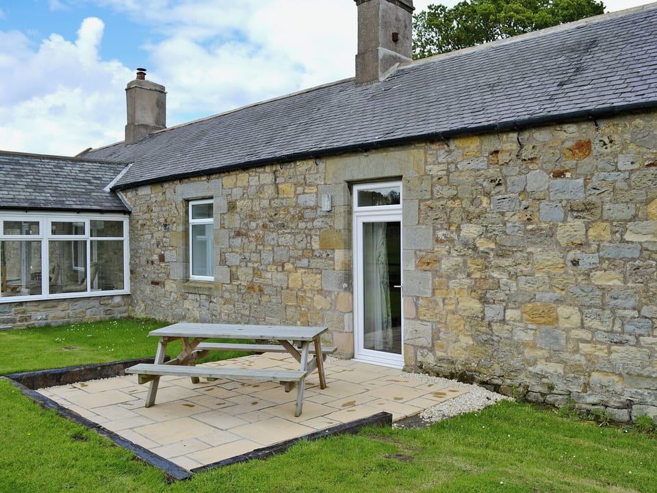 Pretty mid-terraced house | Curlew Cottage, Belford, near Bamburgh