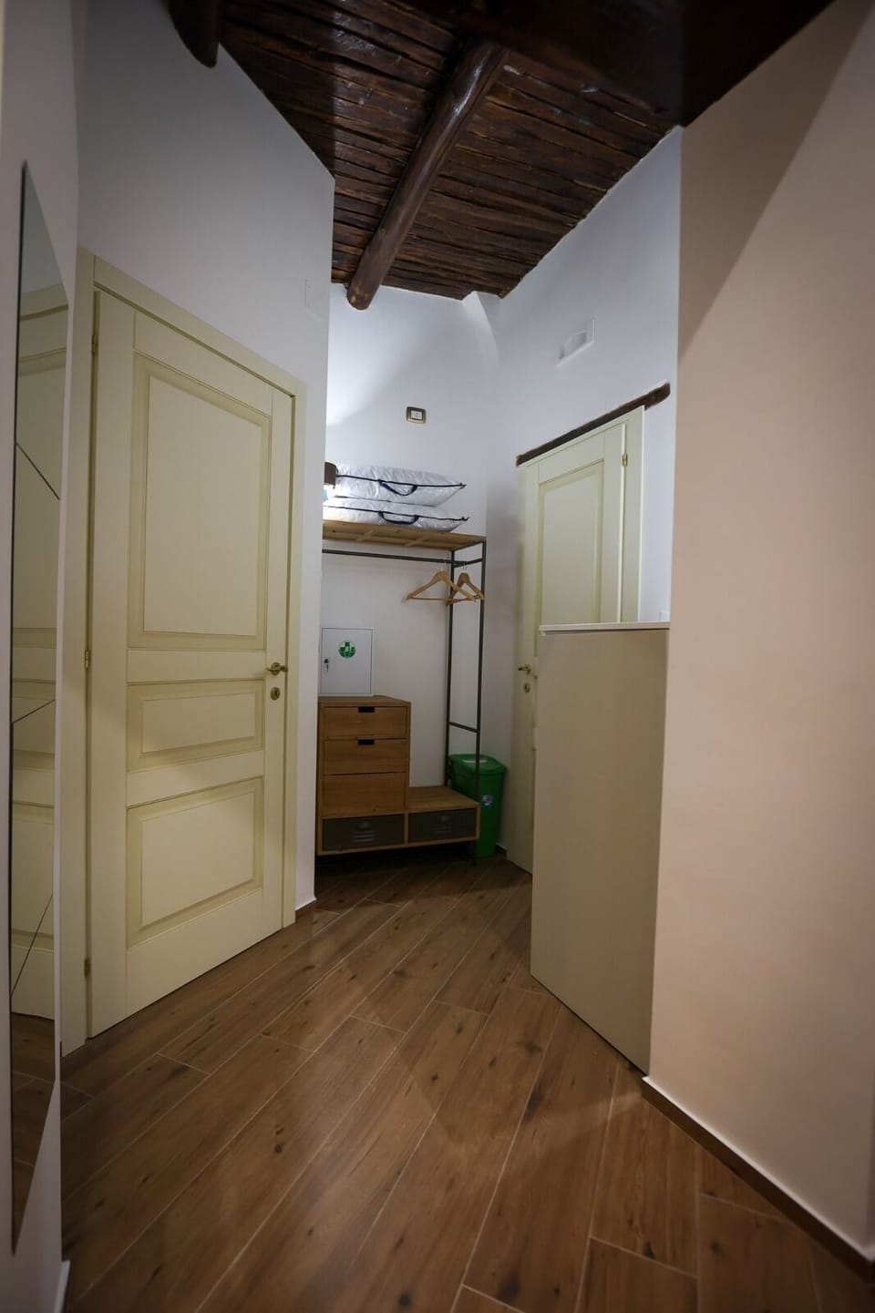 Deluxe Room, Accessible, Non Smoking | 1 bedroom, Frette Italian sheets, premium bedding, soundproofing