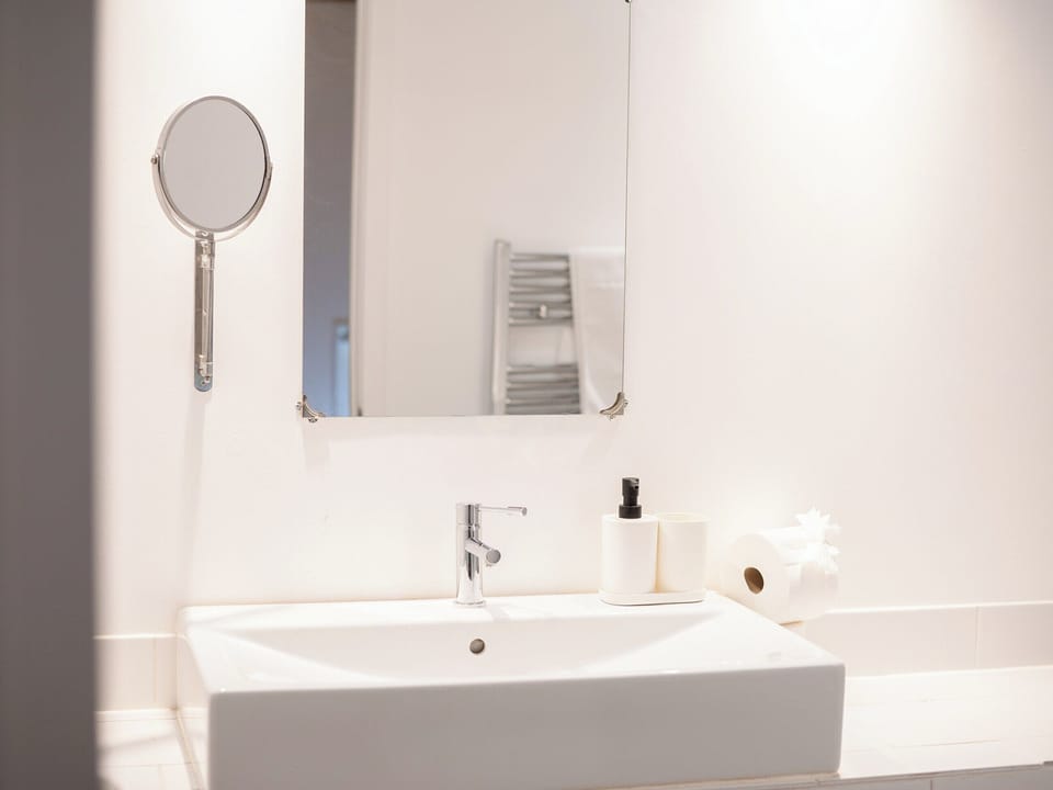 Bathroom | Awel Deg, Arthog 