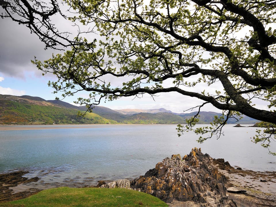 Surrounding area | Awel Deg, Arthog 