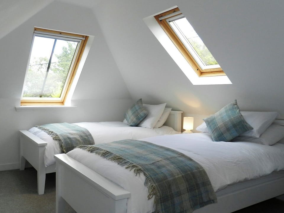 Twin bedroom | Craigard Cottage, Corrie, Isle of Arran