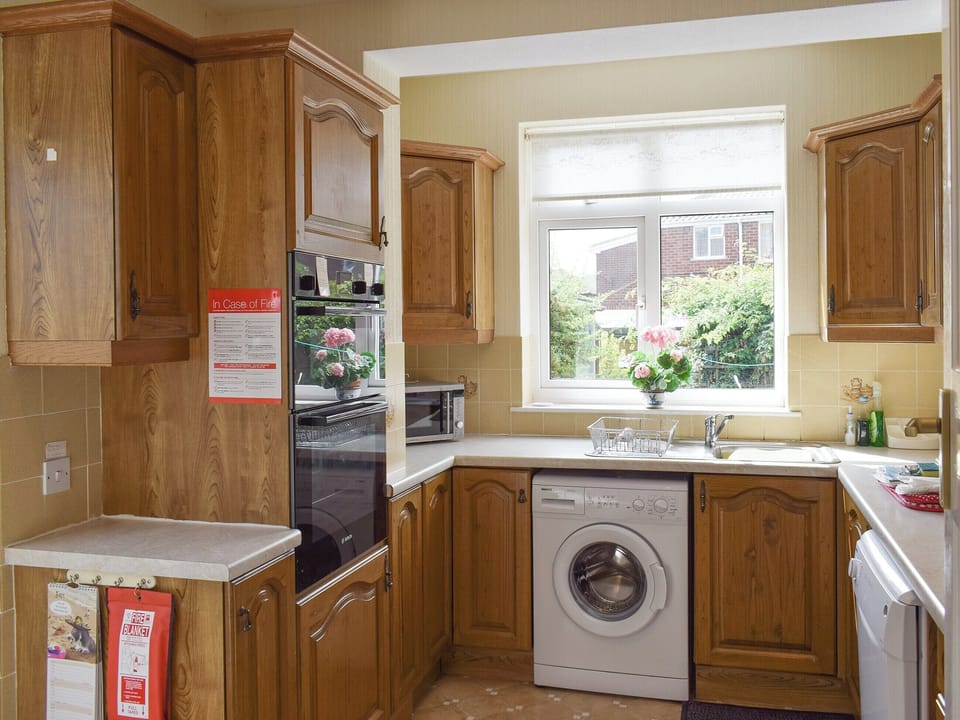 Fully appointed kitchen | Rose Garth, Robin Hood&rsquo;s Bay