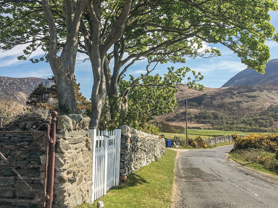 Surrounding area | The Back House - The Apostles, Catacol, near Lochranza