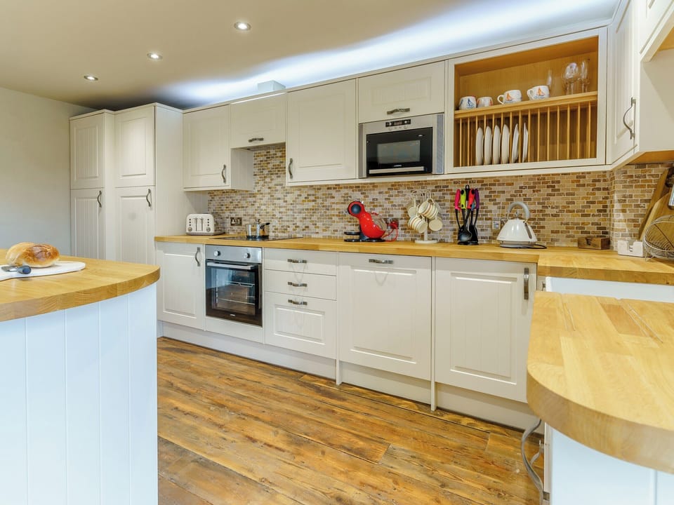 Kitchen | The Cornstore - Musselwick Farm, St Brides