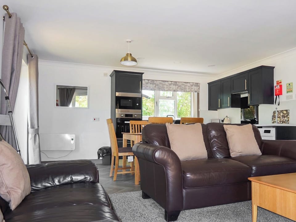 Open plan living space | Mallard - Lakeside Retreat, Marston