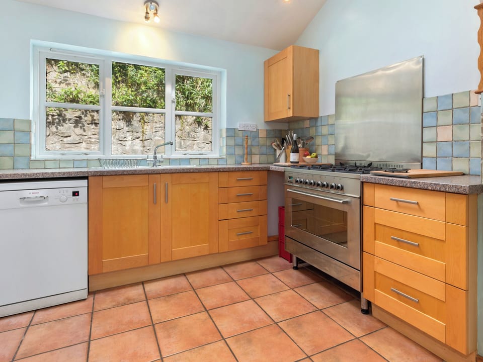Kitchen area | 35 Quay Street, Lower Town, Fishguard