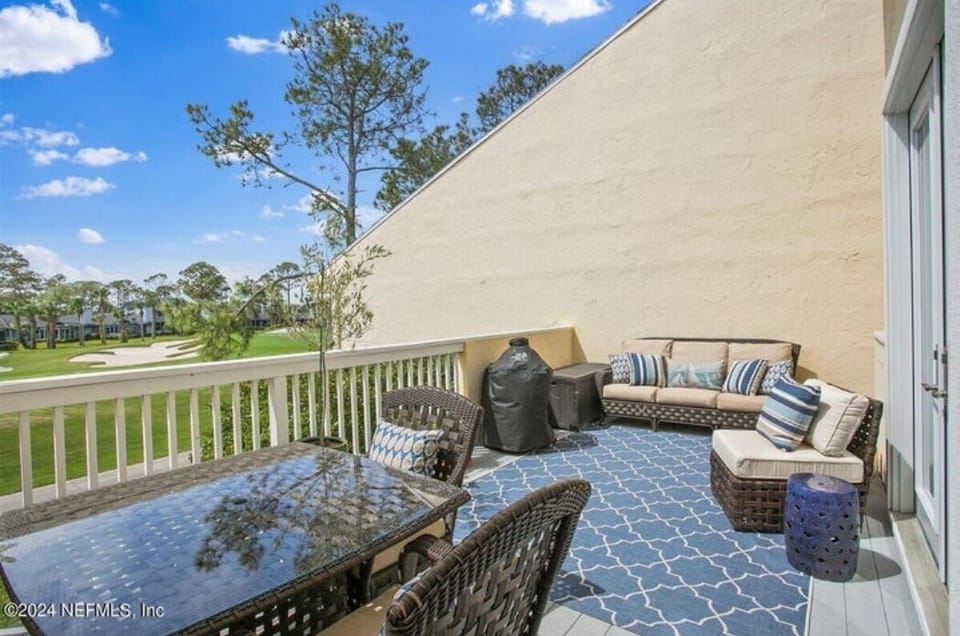 Private deck