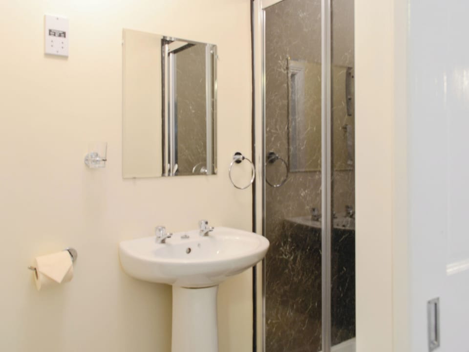 Double bedroom | Dorn Rock View - Melvin Lodge Apartments, Portpatrick