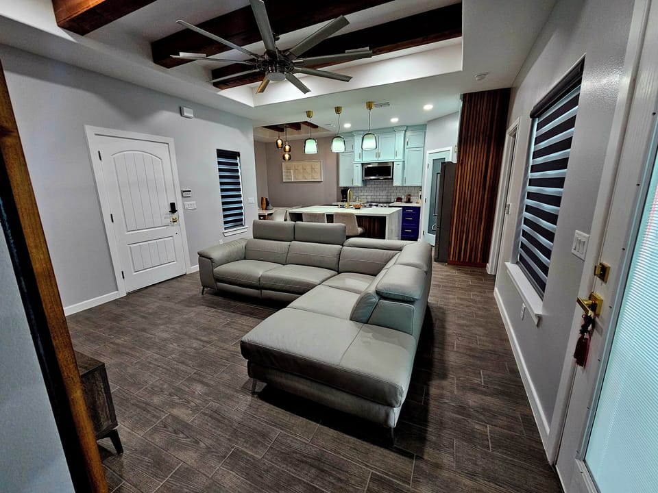 Livin room area access to back yard 