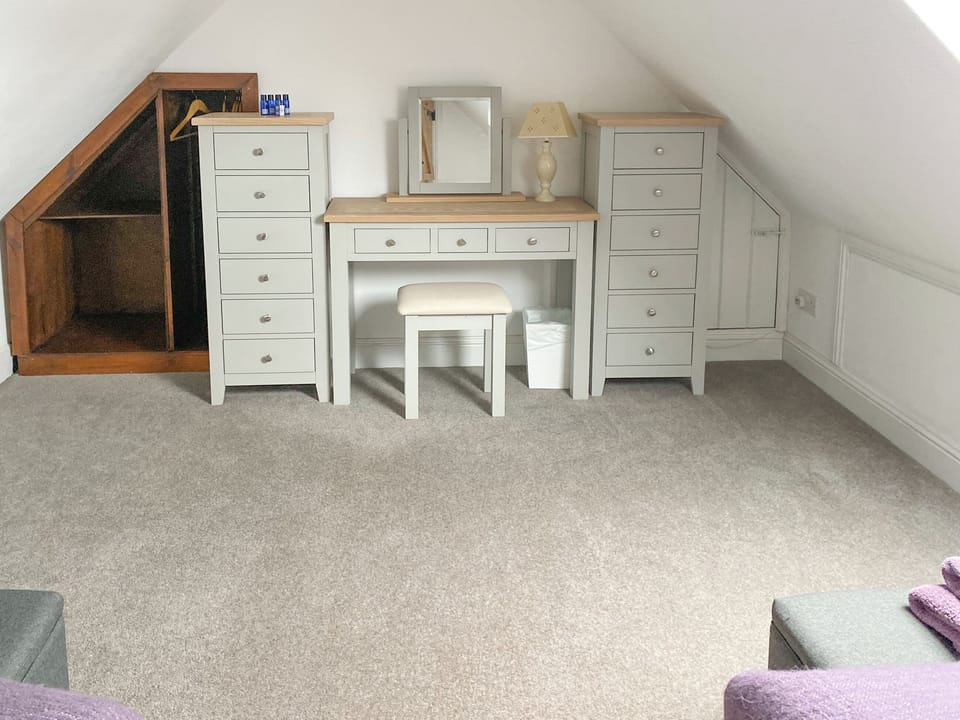 Twin bedroom | Woodlea Cottage 2, Dippen, near Whiting Bay, Isle of Arran