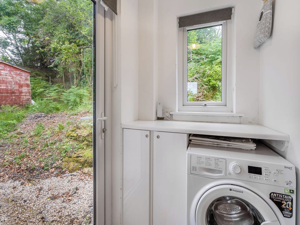 Utility room | Sea Breeze Cottage, Lochranza
