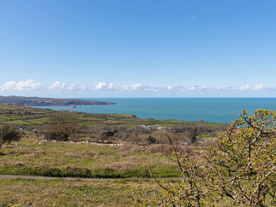 Outdoor area | Fagwr Meredith, Dinas Cross
