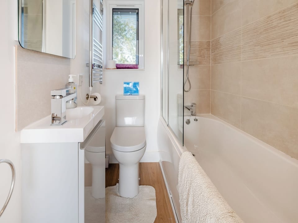Bathroom | Fisher - Fair Isle Holiday Cottages, Near Newport