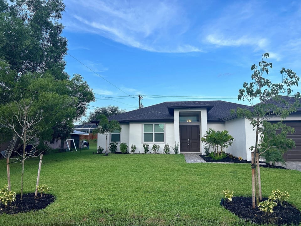 View of front yard.