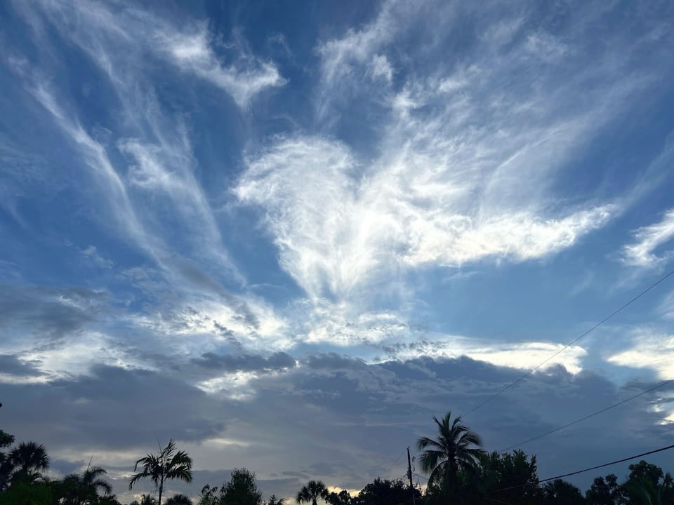 Awesome view of sky from back lanai! "Eagle cloud" watching over us!
