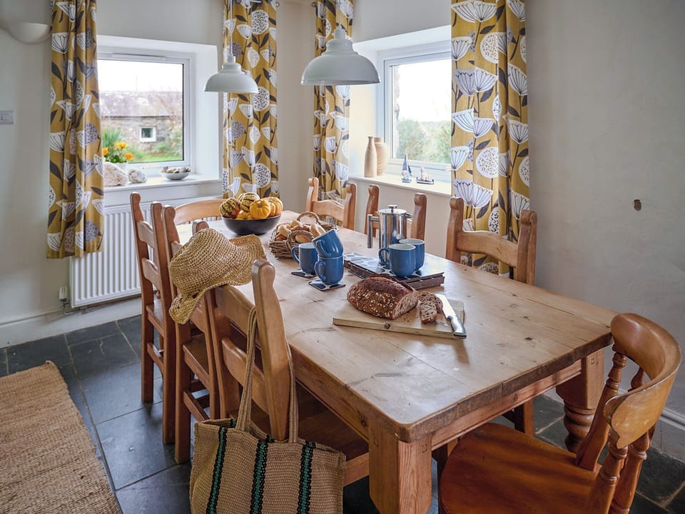 Twin bedroom | Chapel Cottage - Bach Wen Cottages, Clynnog Fawr