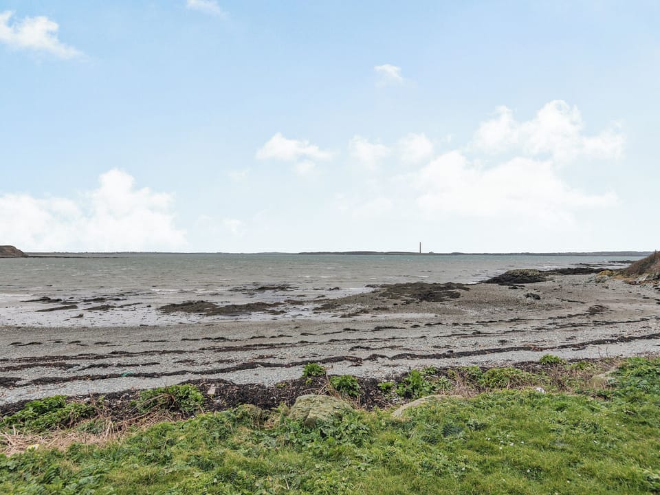 Surrounding area | Yr Efail - Penrhyn Farm Cottages, Llanfwrog, near Holyhead