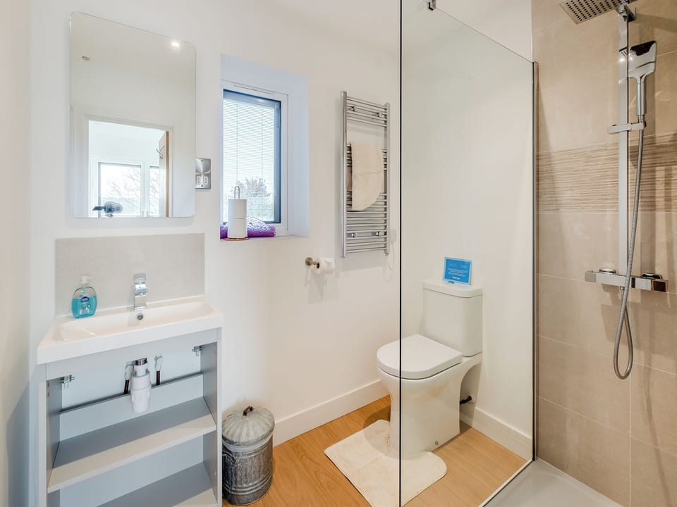 Shower room | Fastnet - Fair Isle Holiday Cottages, Near Newport
