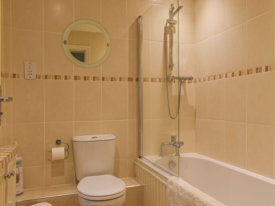 Bathroom | Lakeland Villa, Bowness-on-Windermere