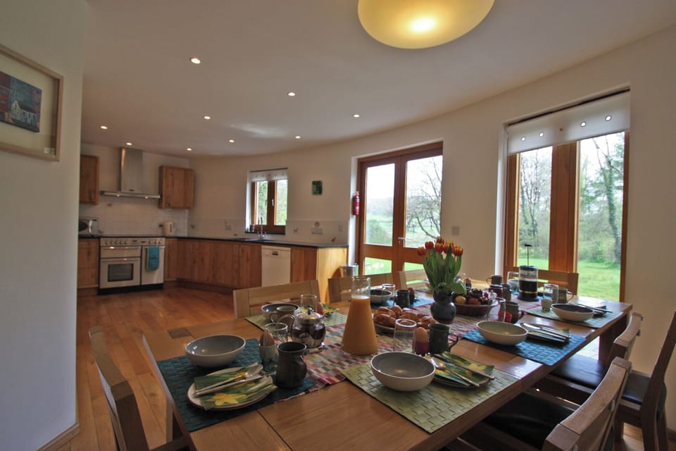 Henllys Lodge, Cilycwm, Llandovery