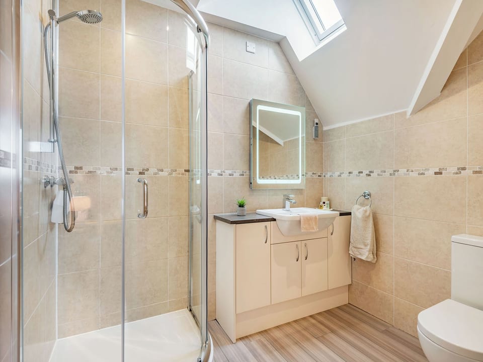 Bathroom | Y Beudy - Penrhyn Farm Cottages, Llanfwrog, near Holyhead