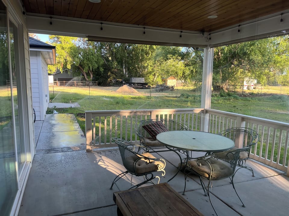Outdoor dining