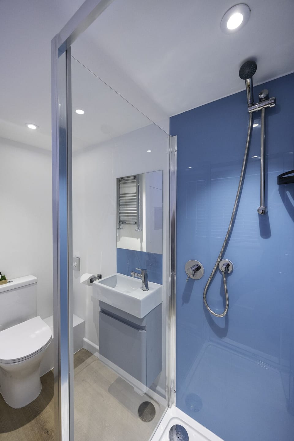 Apartment, Private Bathroom (Flat F) | Bathroom | Shower, free toiletries, hair dryer, towels