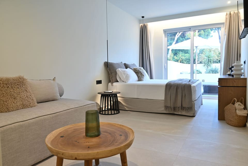 Suite with terrace 102 | 5 bedrooms, minibar, soundproofing