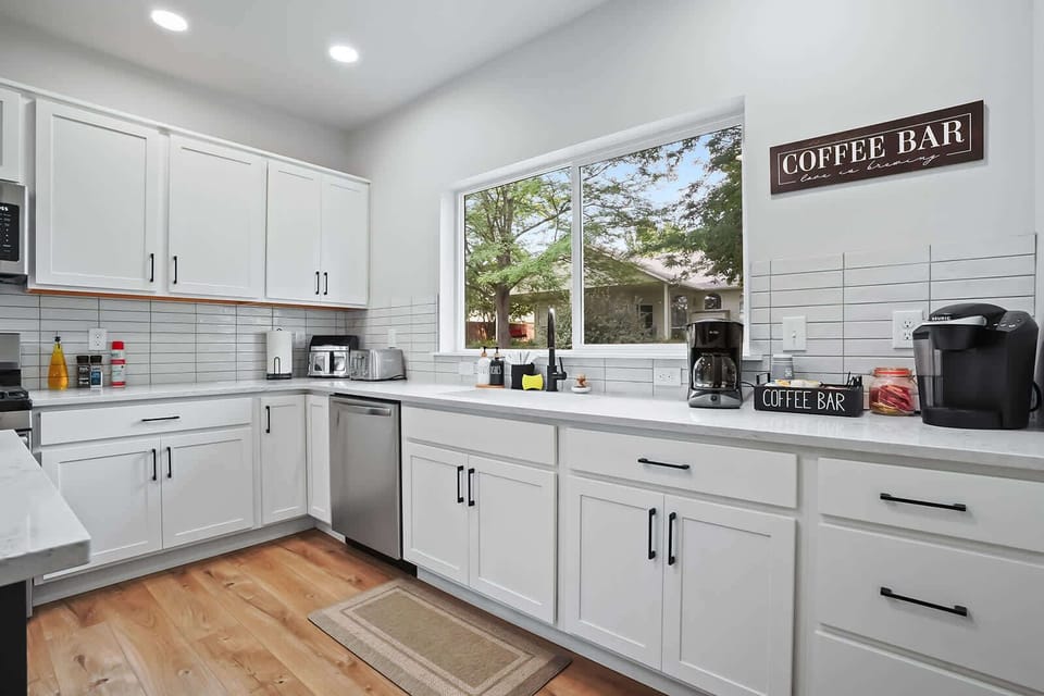 Kitchen and Coffee Bar