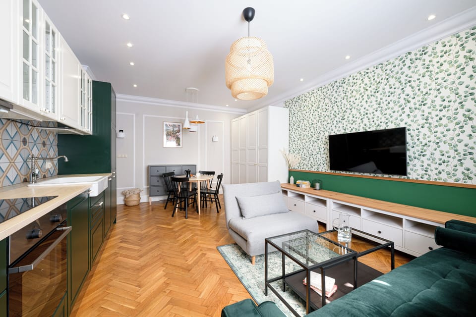 Apartment | 1 bedroom, laptop workspace, iron/ironing board, cribs/infant beds