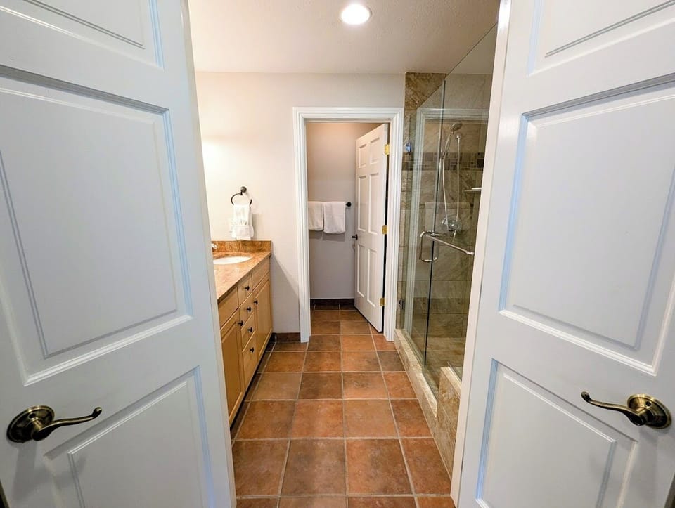 Primary ensuite bathroom