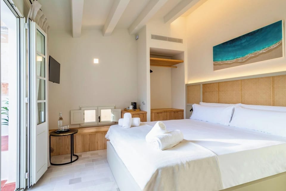 Suite, Terrace | Premium bedding, minibar, in-room safe, desk