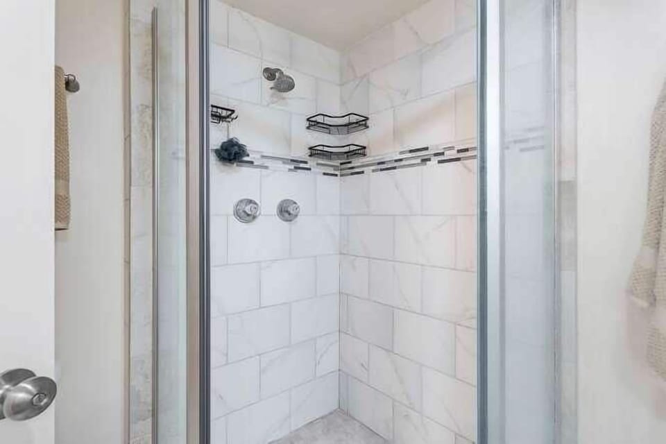 Kona Alii#407: Corner Unit in the Heart of Kona! Apartment in Holualoa