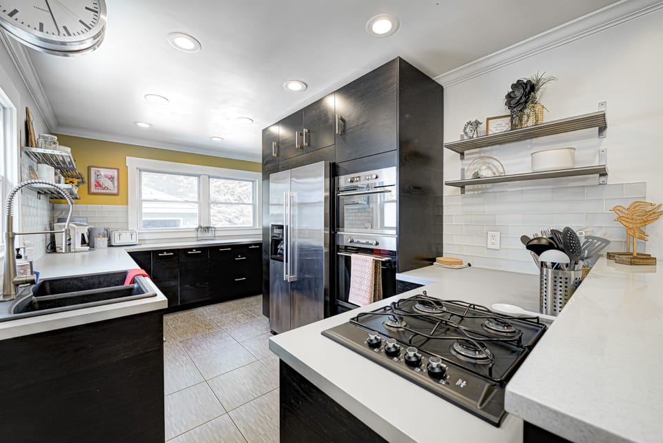 Bright and spacious kitchen