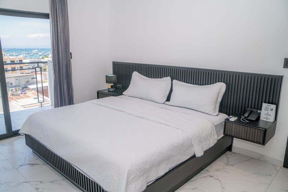 Deluxe Single Room, Balcony, Sea View | Blackout drapes, soundproofing, iron/ironing board (on request)