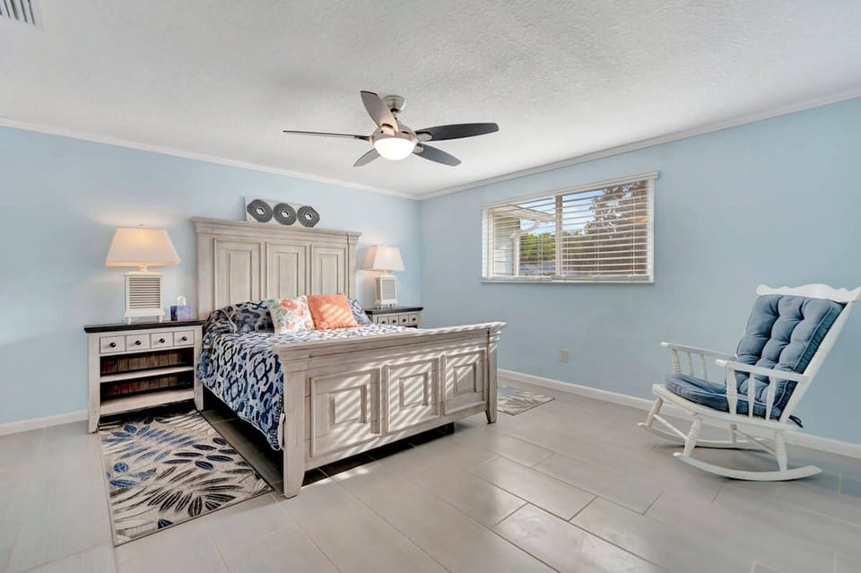 The Tarpon Treasure - Family Home 5 Mins to Beach House in Tarpon Springs