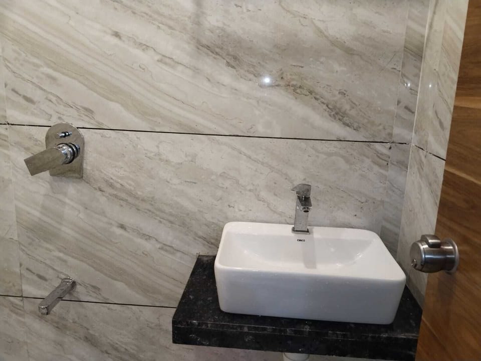Shower, towels, soap, shampoo