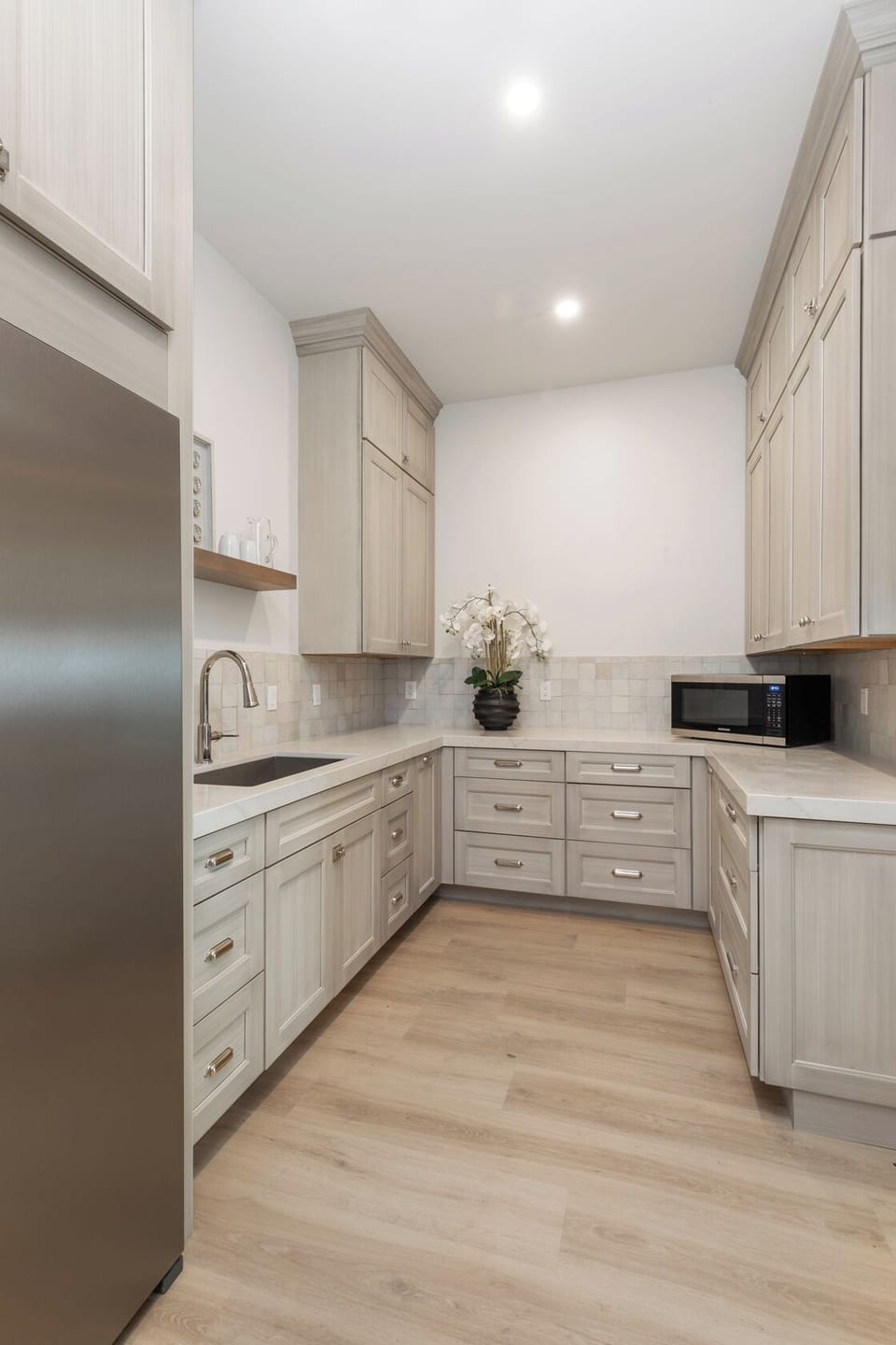Butlers pantry off the main kitchen