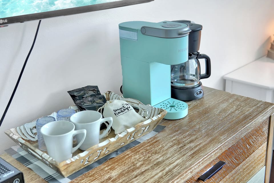 Deluxe Condo, 3 Bedrooms, Balcony, Ocean View | Coffee and/or coffee maker