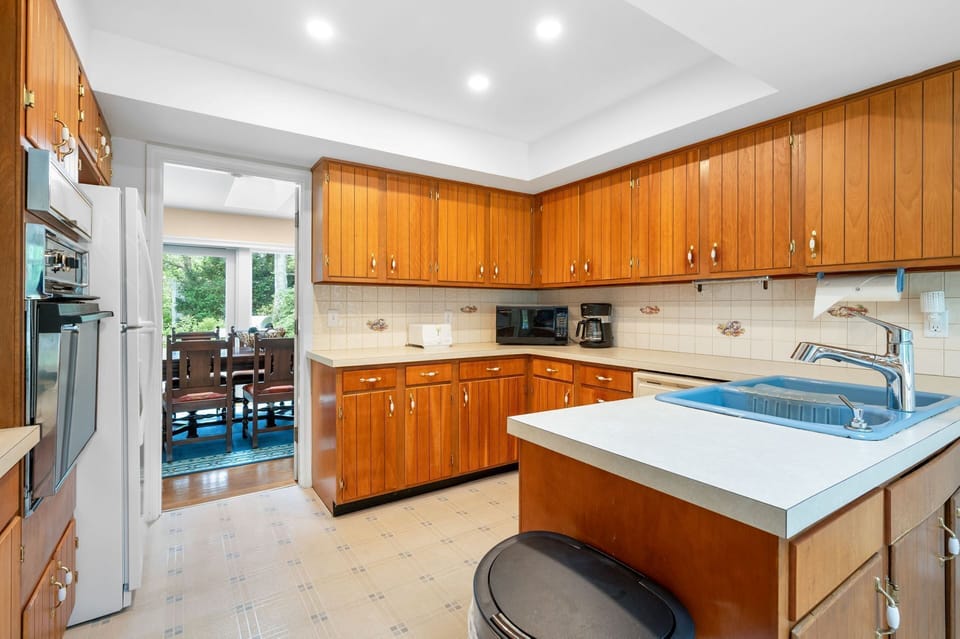 Plenty of room to prepare meals in the large kitchen - 38 Monomoyic Way Chatham Cape Cod-Poppy's Place-NEVR
