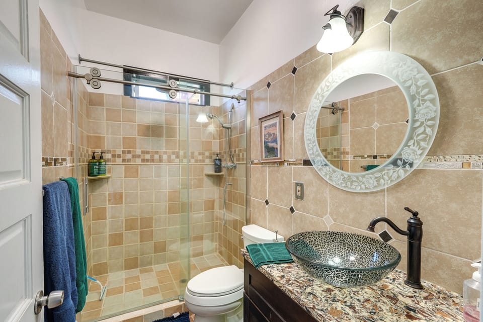Full Bathroom | 2nd Floor