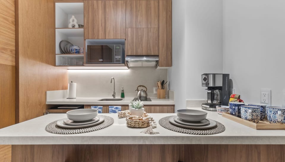 Fully equipped kitchenette