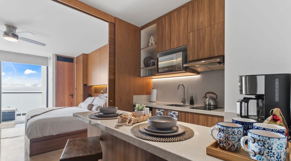 Fully equipped kitchenette