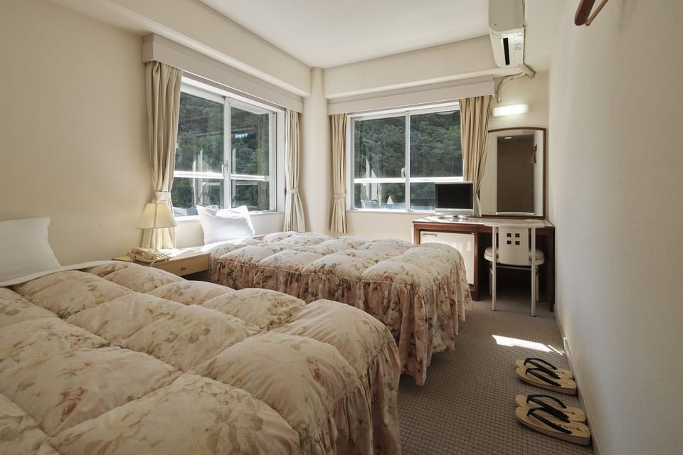 Twin Room | Bed sheets
