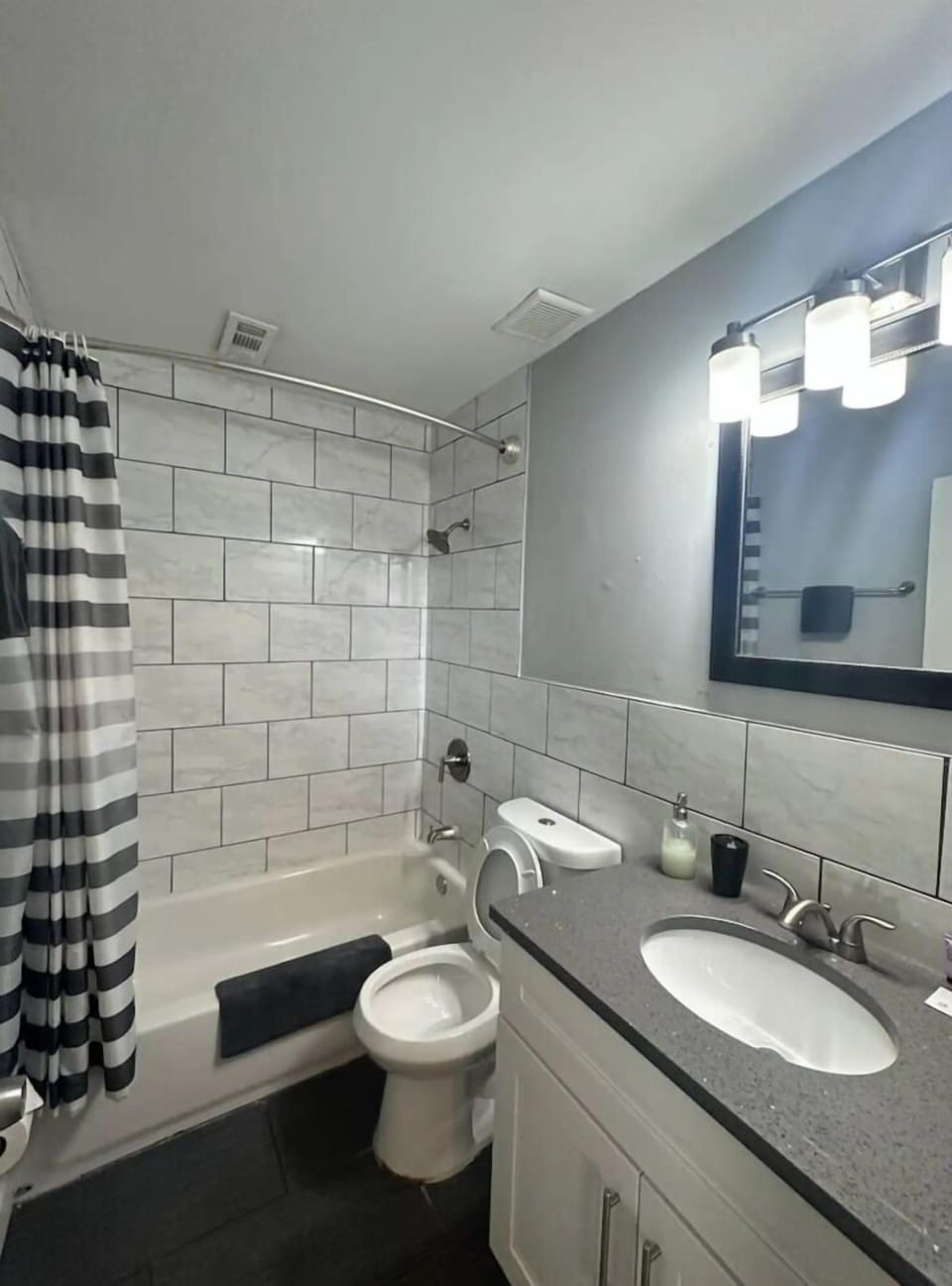 Basic Apartment, 2 Bedrooms, Non Smoking | Bathroom