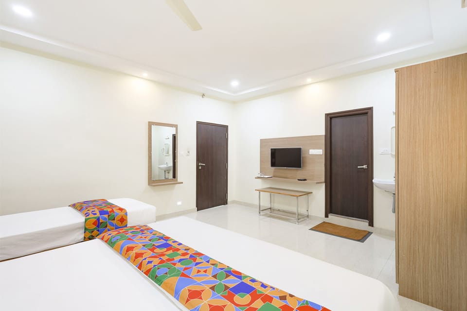 Egyptian cotton sheets, premium bedding, in-room safe, WiFi (free)