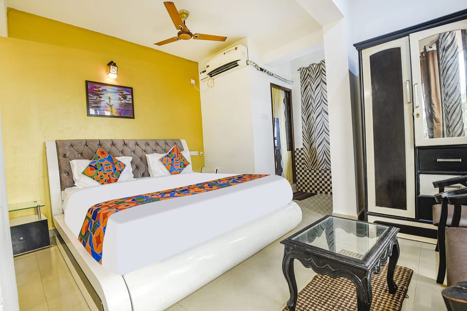 Family Room | Egyptian cotton sheets, premium bedding, in-room safe, WiFi (free)