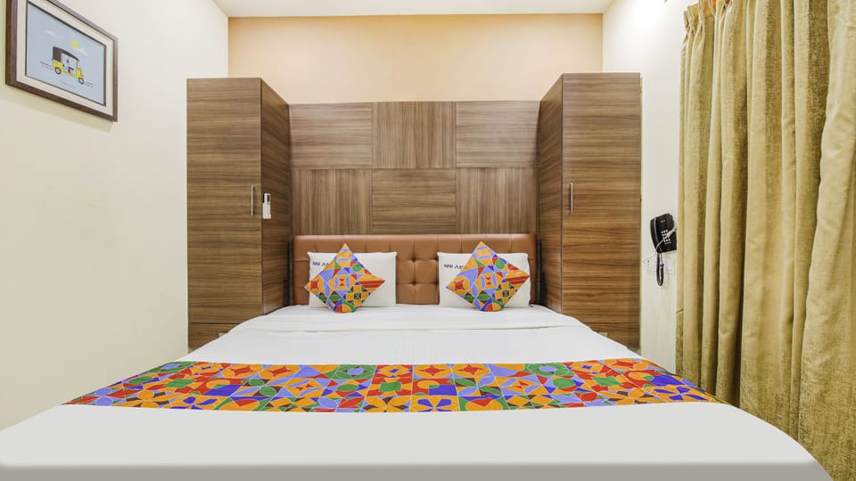 Egyptian cotton sheets, premium bedding, in-room safe, free WiFi