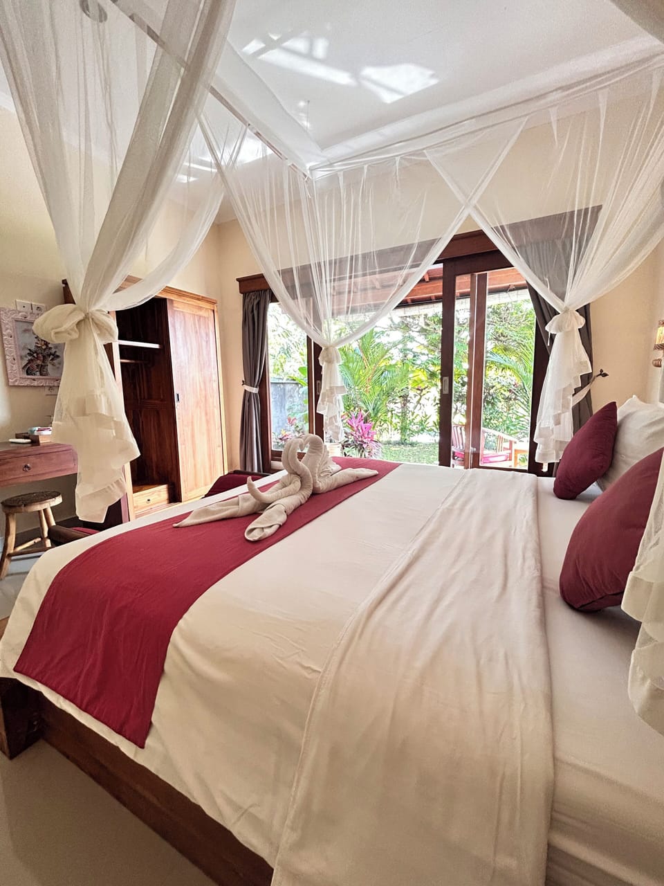 Premier Double Room | Iron/ironing board, free WiFi